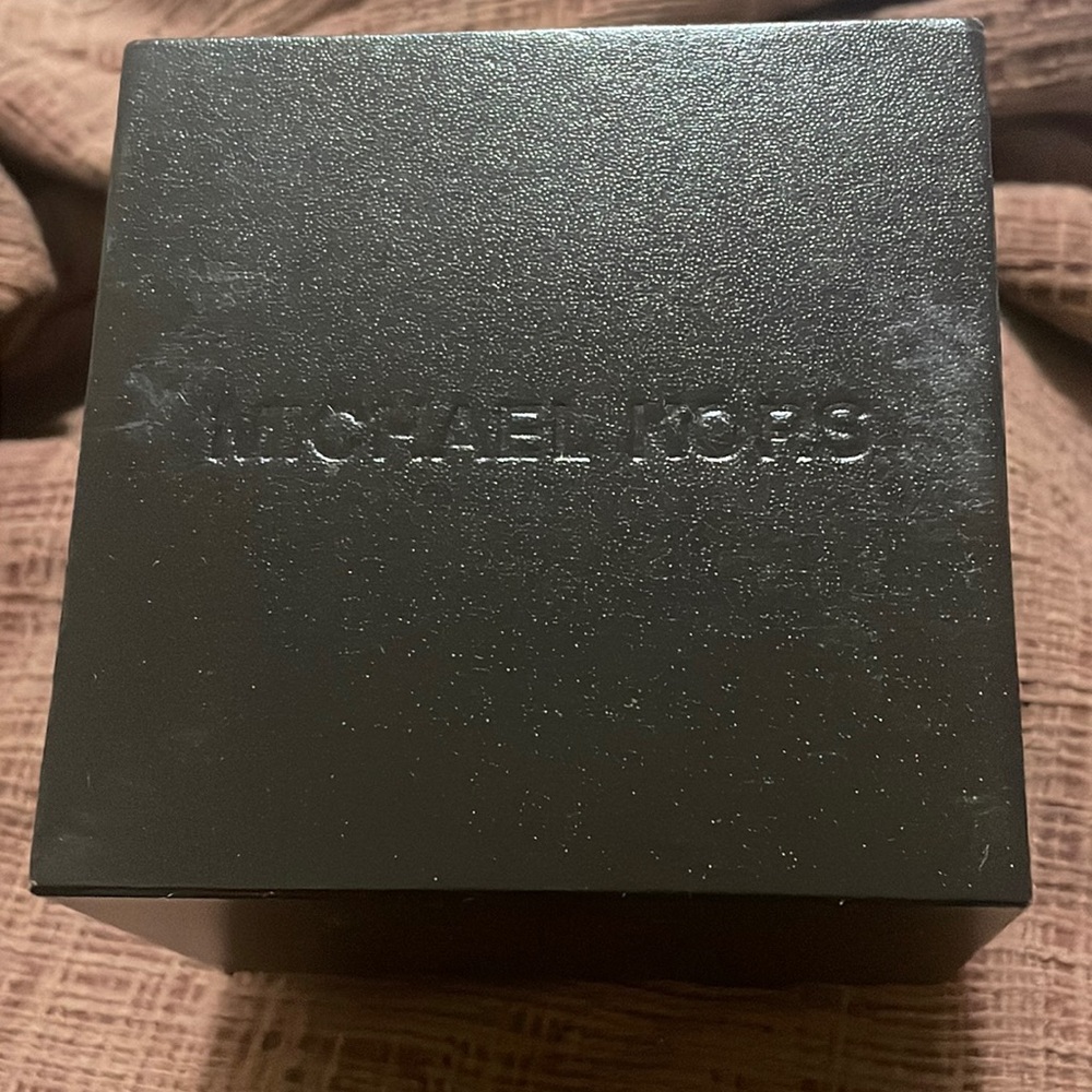 Silver Michael Kors Watch - Picture 10 of 10